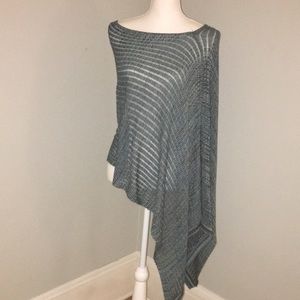 Allen B. By Allen Schwartz blue knit shawl‎